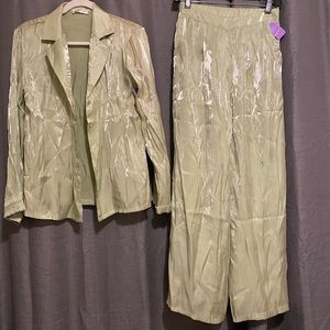 Gorgeous metallic sage green pajama set